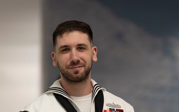 Fort Lauderdale Sailor’s Path to Navy Nuclear Specialist