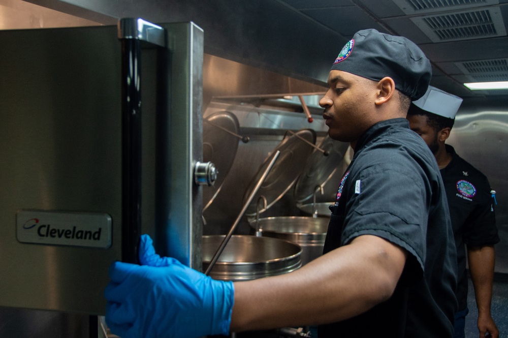 Ronald Reagan Sailors Prepare Lunch