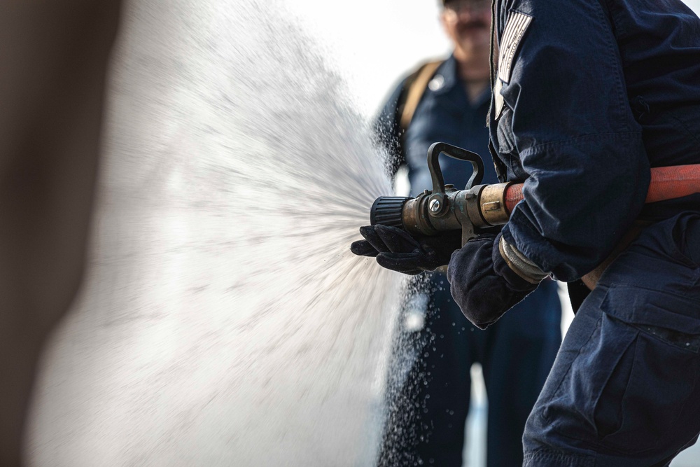 Kearsarge Conducts Firefighting Training