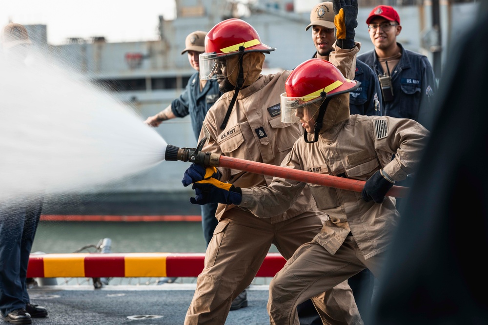 Kearsarge Conducts Firefighting Training