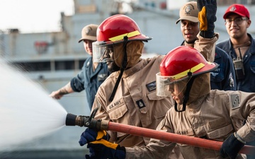 Kearsarge Conducts Firefighting Training