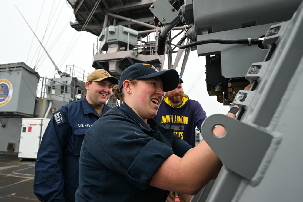 USS Pearl Harbor (LSD 52) Visits Naval Surface Warfare Center, Port Hueneme Division for Ship Groom, Tours