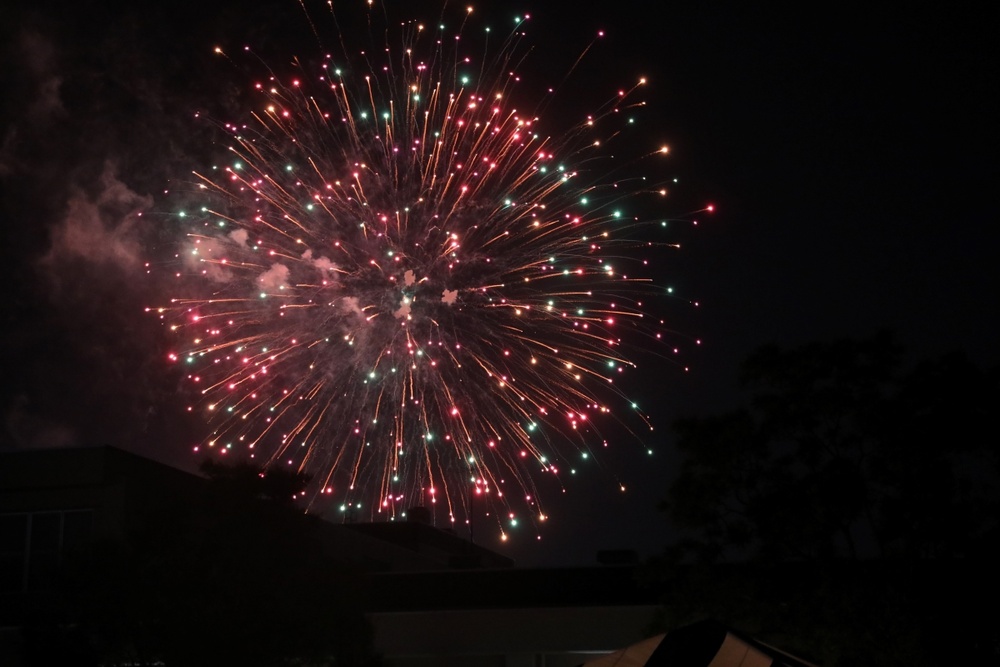 Independence Day celebration draws 16,000 visitors to Camp Zama to share in festivities