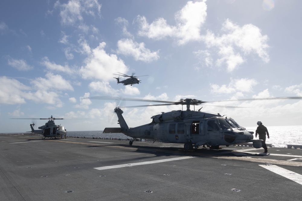 31st MEU | VMM 265 and VMFA 242 conduct flight operations