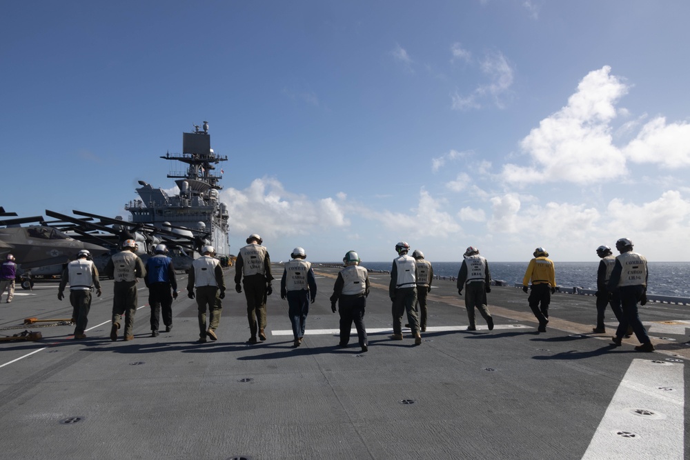 31st MEU | VMM 265 and VMFA 242 conduct flight operations
