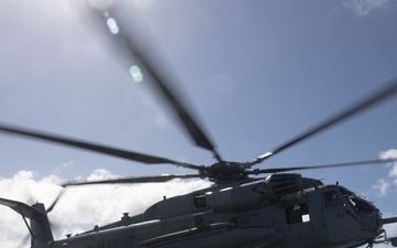 31st MEU | VMM 265 and VMFA 242 conduct flight operations