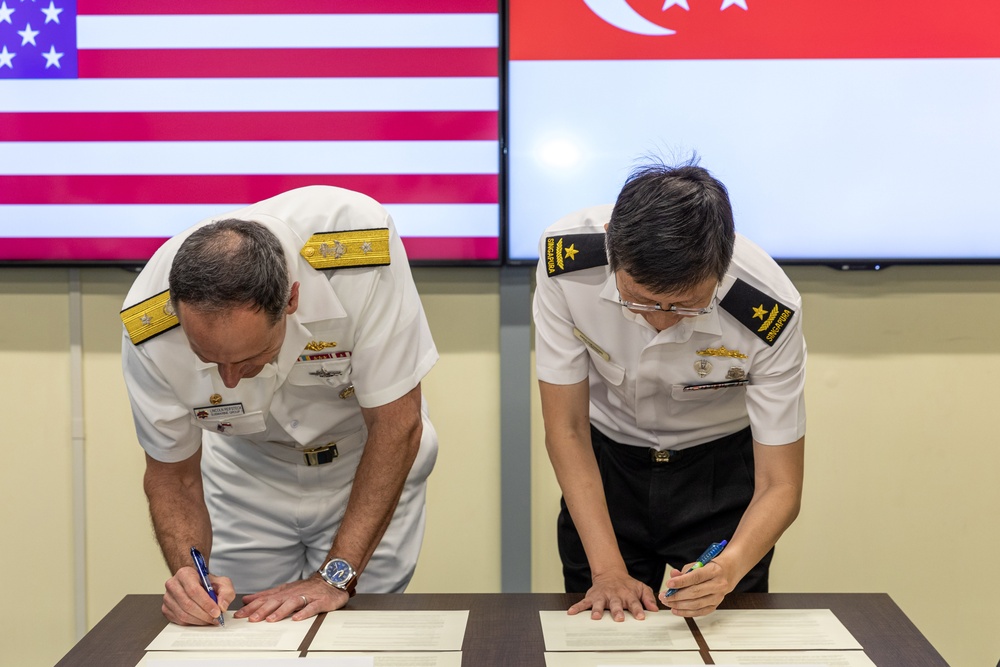 Commander, Submarine Group 7 and Republic of Singapore Navy meet for staff talks