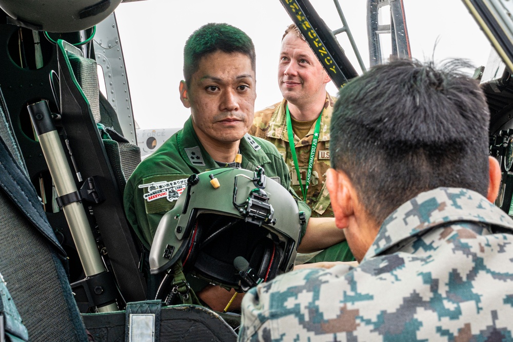 459 AS visits JASDF sister squadron for bilateral exchange, UH-1N crew bids farewell