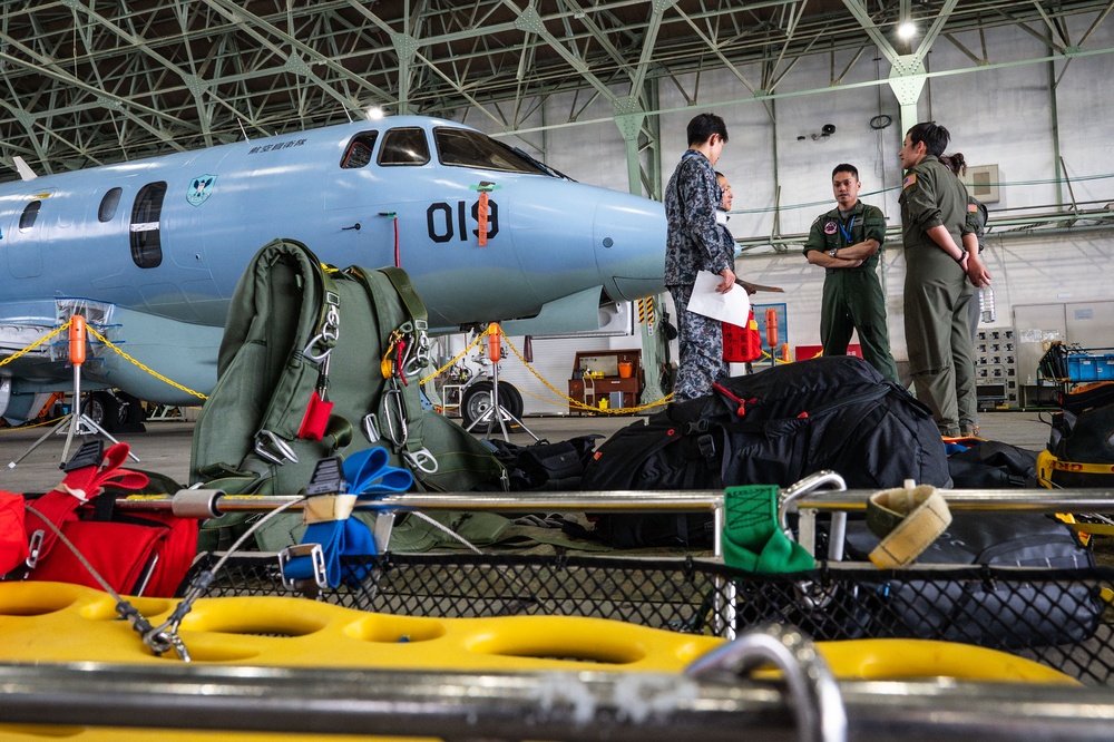 459 AS visits JASDF sister squadron for bilateral exchange, UH-1N crew bids farewell