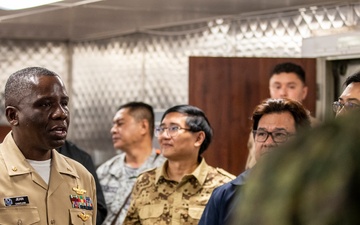 USS George Washington Hosts Members of the Armed Forces of the Philippines Chaplain Service