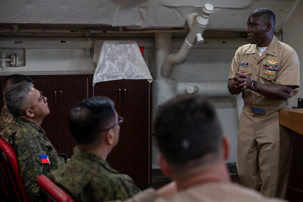 USS George Washington Hosts Members of the Armed Forces of the Philippines Chaplain Service