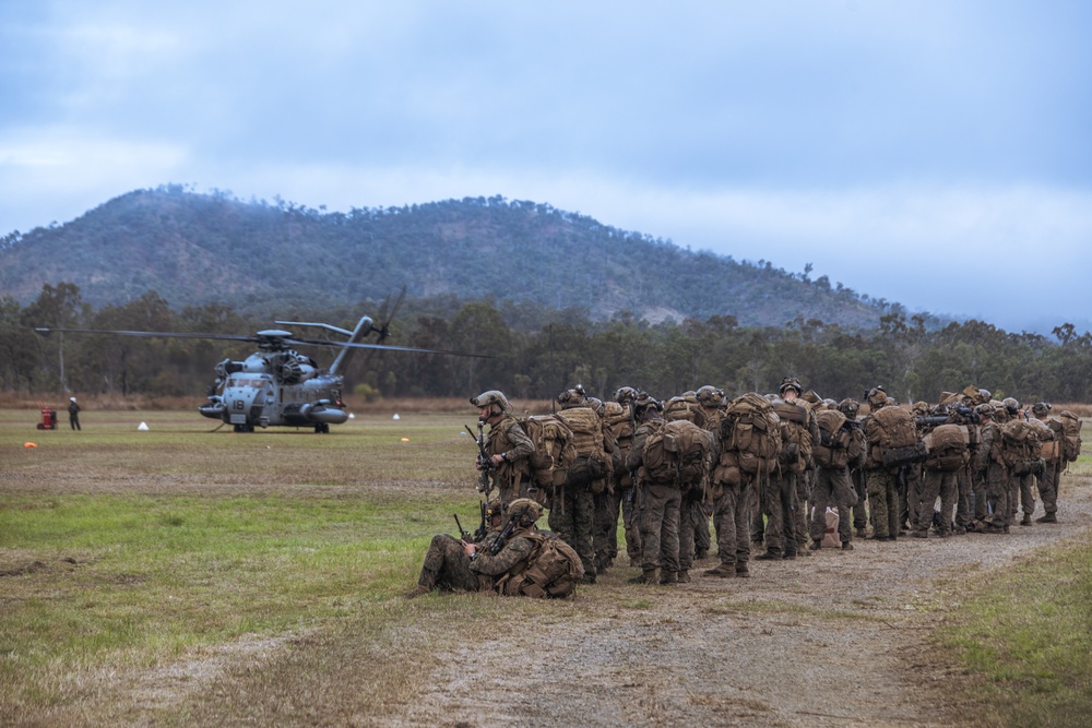 31st MEU | Animal Co. BLT 1/7 conducts simulated assault and seizure