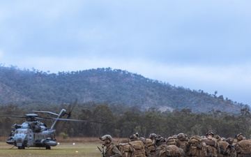 31st MEU | Animal Co. BLT 1/7 conducts simulated assault and seizure