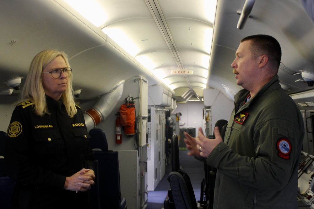 Reykjavík Metropolitan Police visit U.S. VP Squadrons