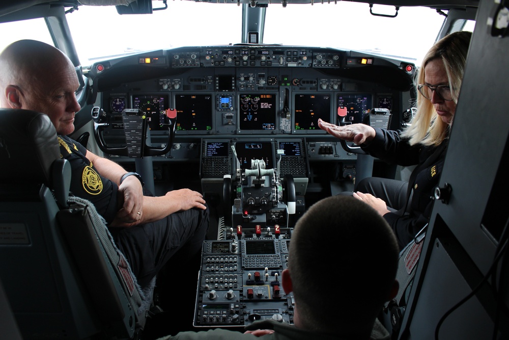 Reykjavík Metropolitan Police visit U.S. VP Squadrons