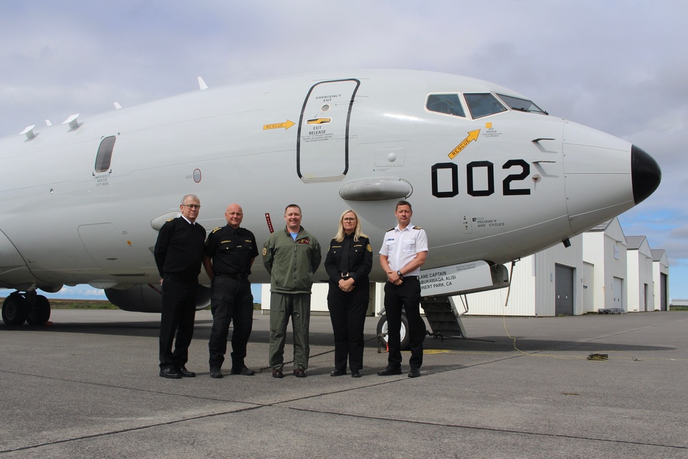 Reykjavík Metropolitan Police visit U.S. VP Squadrons