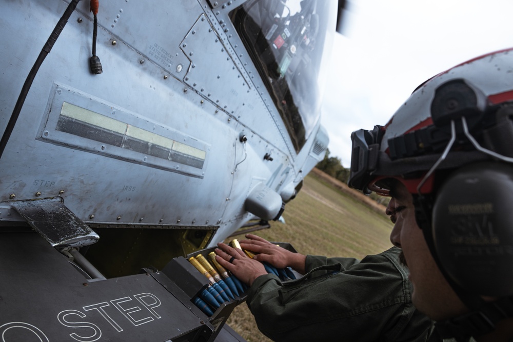 31st MEU | Conducts live ordnance load