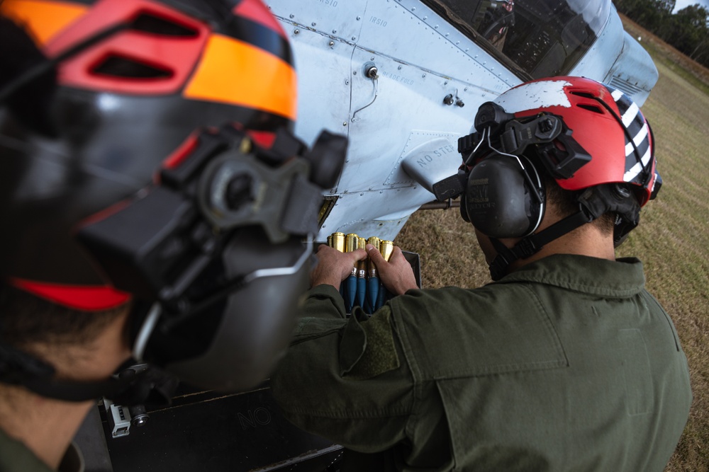 31st MEU | Conducts live ordnance load