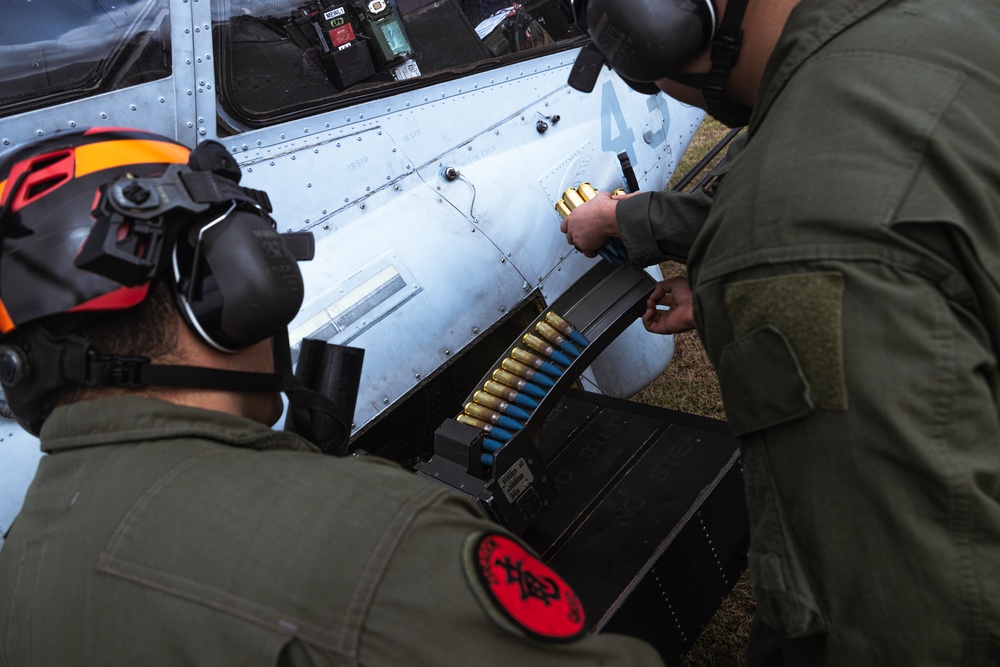 31st MEU | Conducts live ordnance load