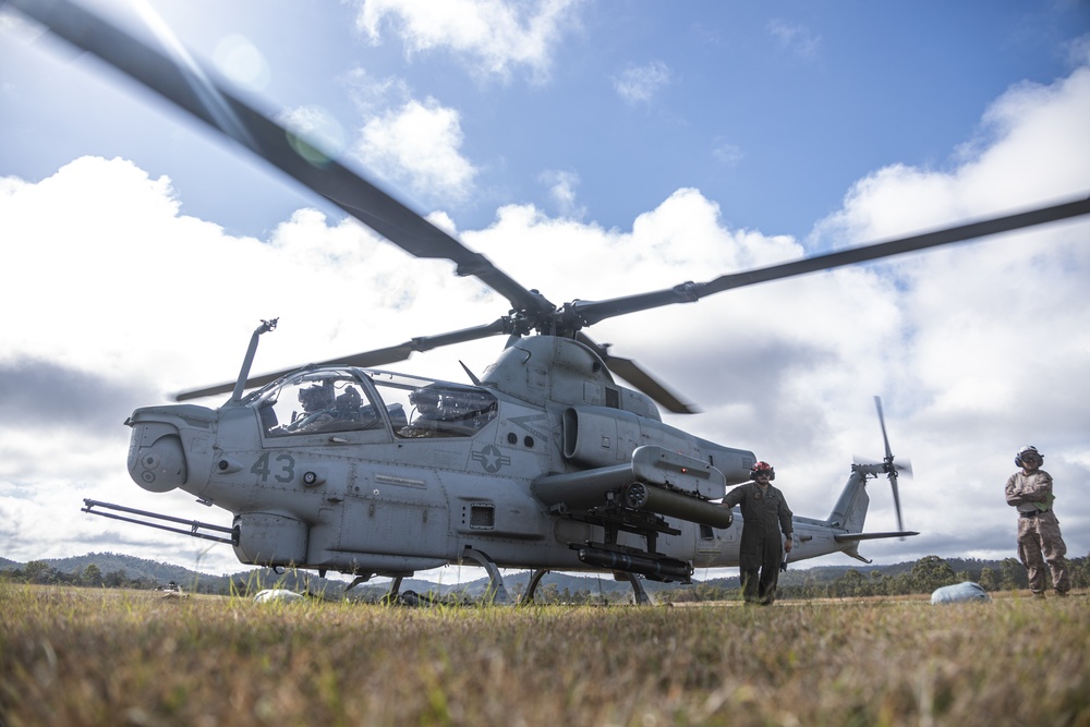 31st MEU | Conducts live ordnance load