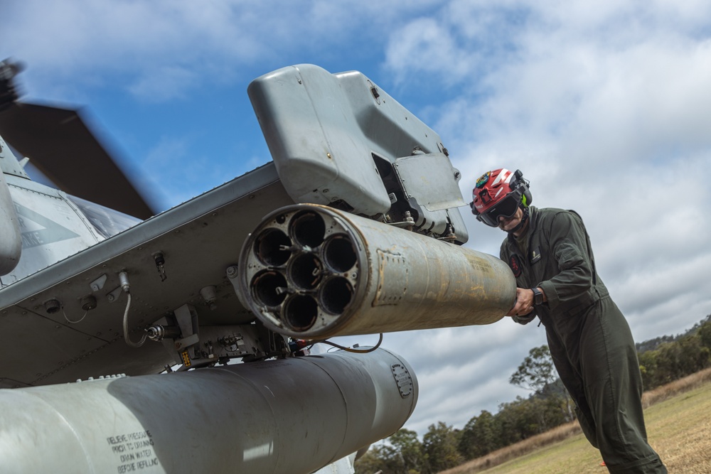 31st MEU | Conducts live ordnance load