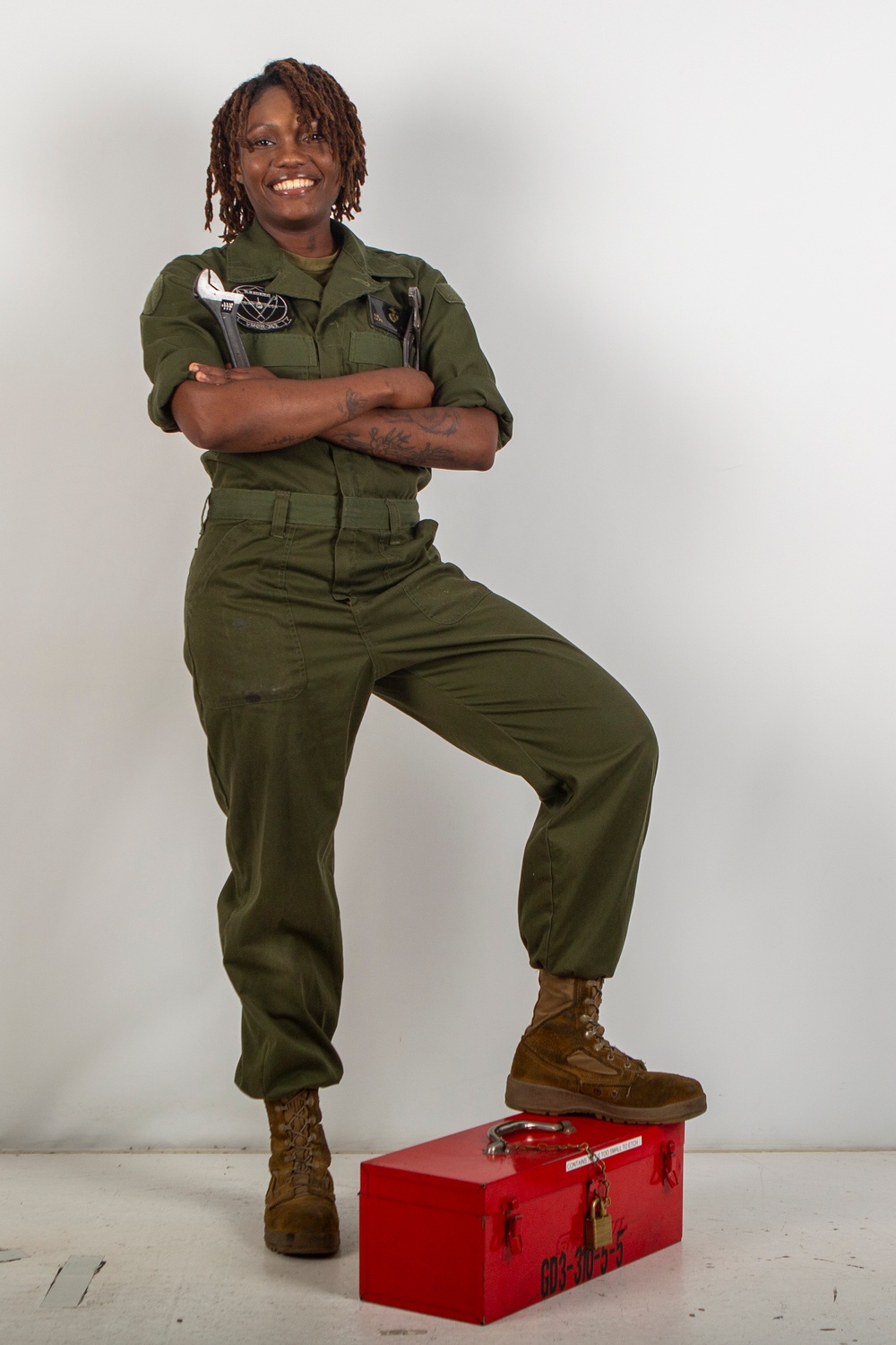 MAG-11 technicians pose for Content