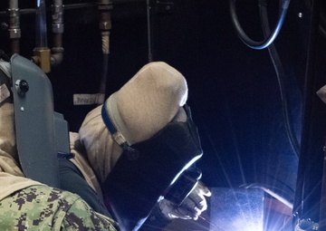 PHNSY Commander Visits PHNSY Welding School