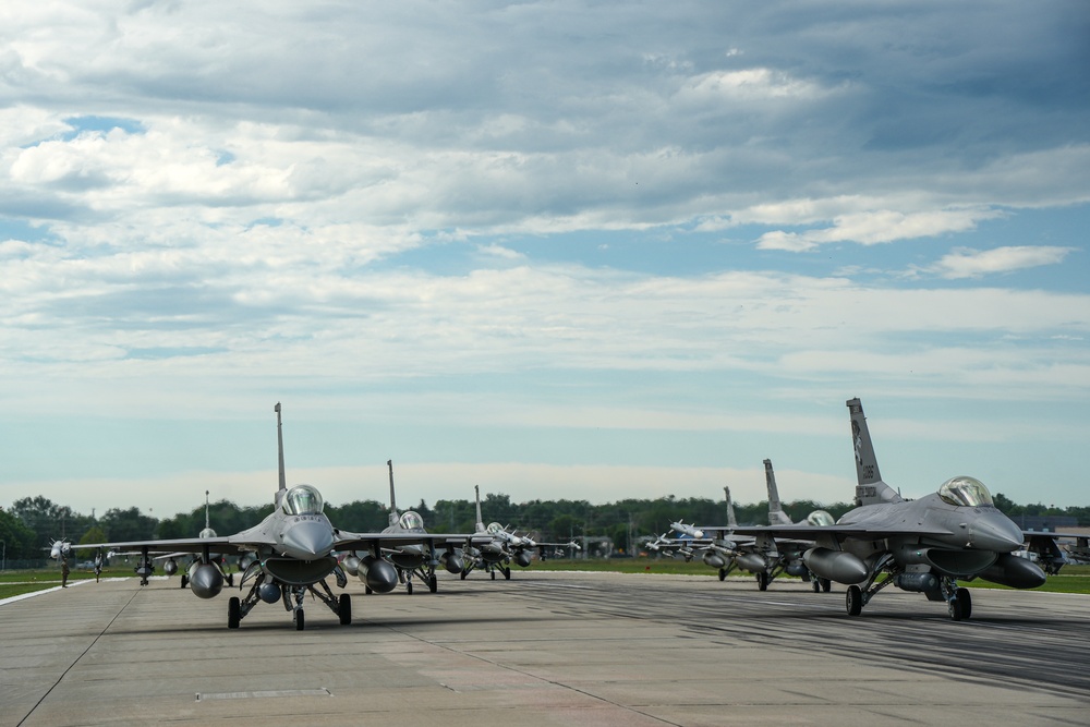 114th Fighter Wing conducts elephant walk