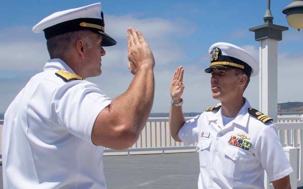 Sac City, Iowa Native Promotes, Receives Award at Navy Ceremony