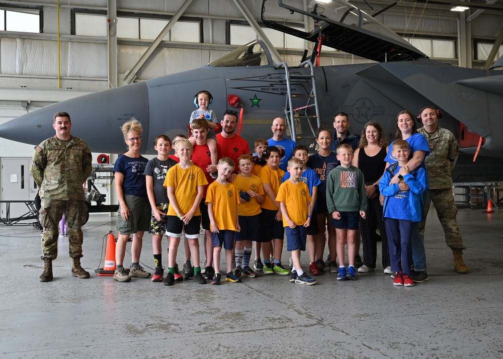 104th Fighter Wing hosts local kids for tour