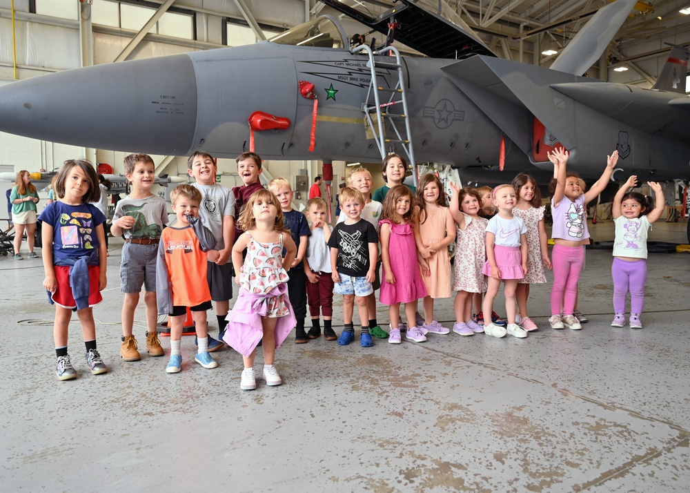 104th Fighter Wing hosts local kids for tour
