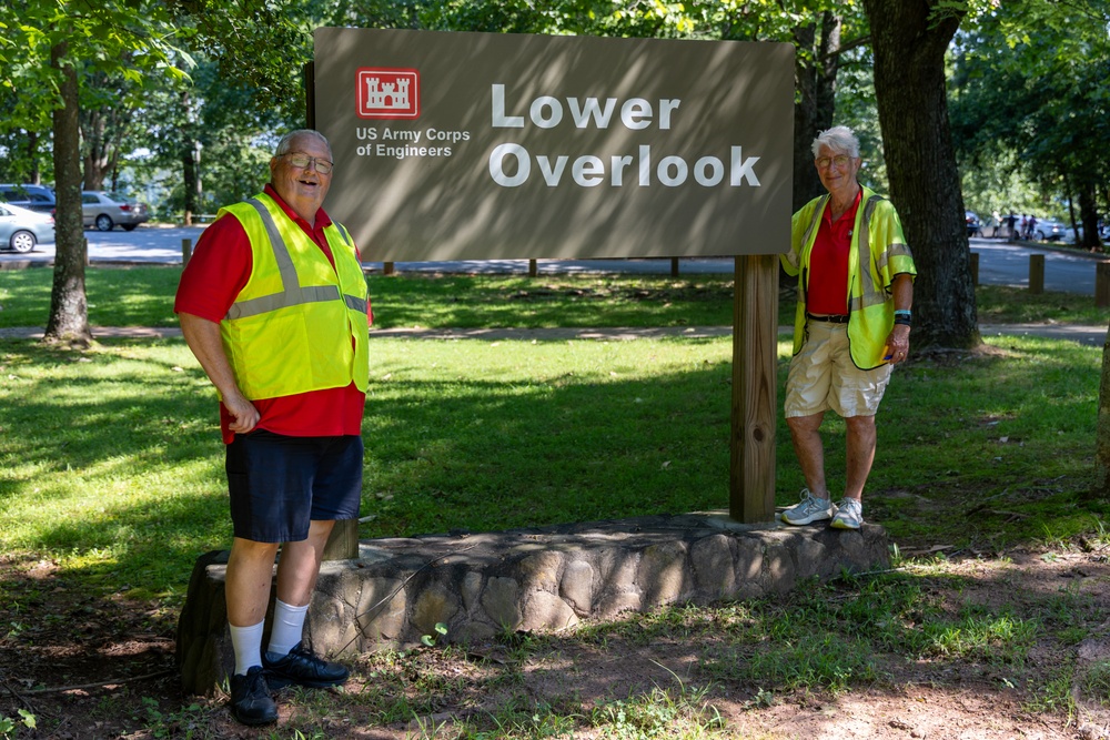 Lake Lanier 4th of July Weekend - Volunteers at Lower Overlook