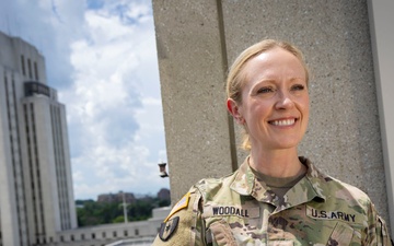 Walter Reed's Chief Nurse Receives Outstanding Army Nurse of the Year Award