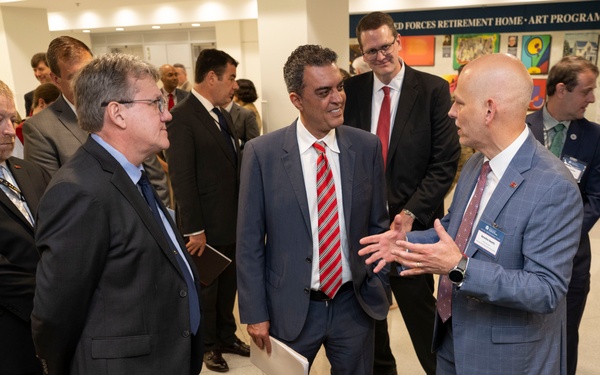 USD(R&amp;E) Attends DoD ManTech Exhibition