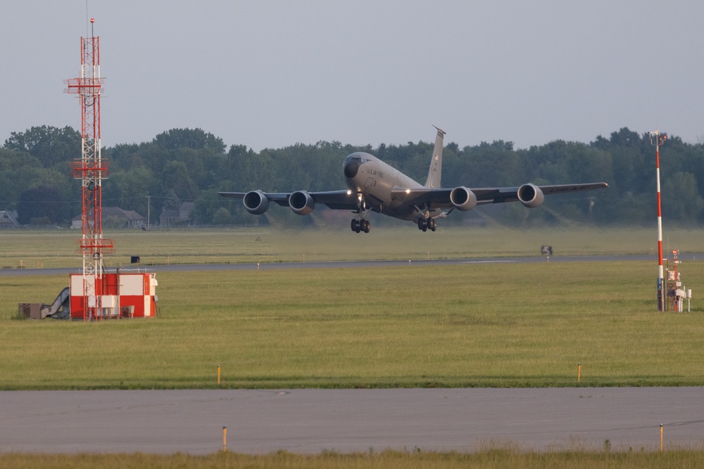 KC-135 Stratotankers Depart Selfridge ANGB