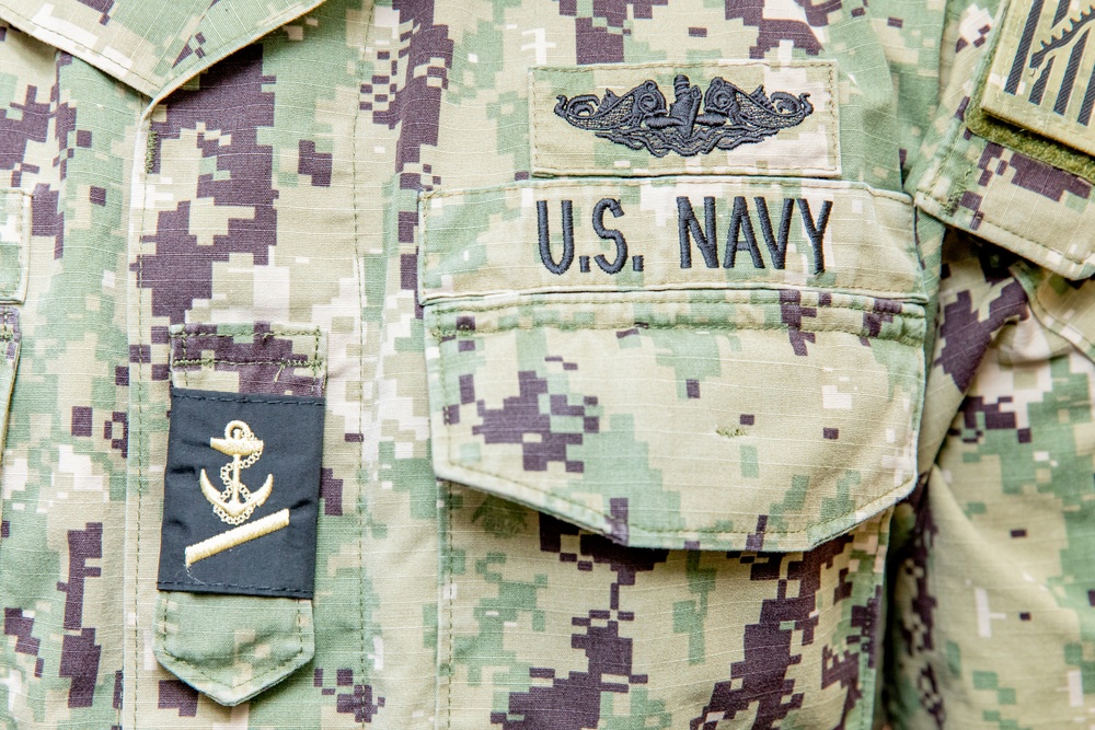 U.S. Navy Midshipmen Tour USS Alexandria (SSN 757)