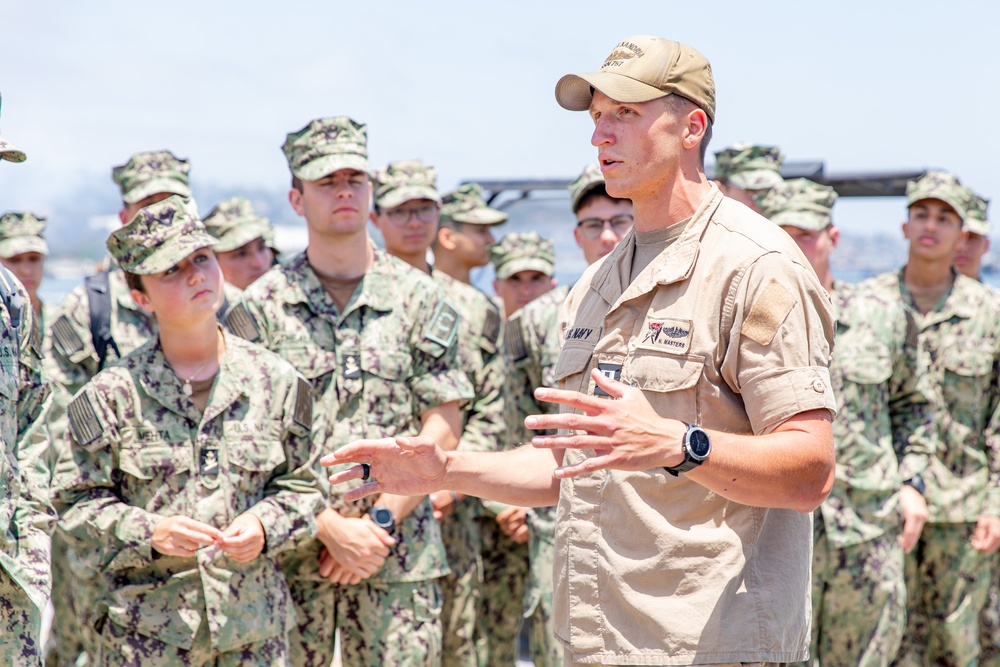 U.S. Navy Midshipmen Tour USS Alexandria (SSN 757)