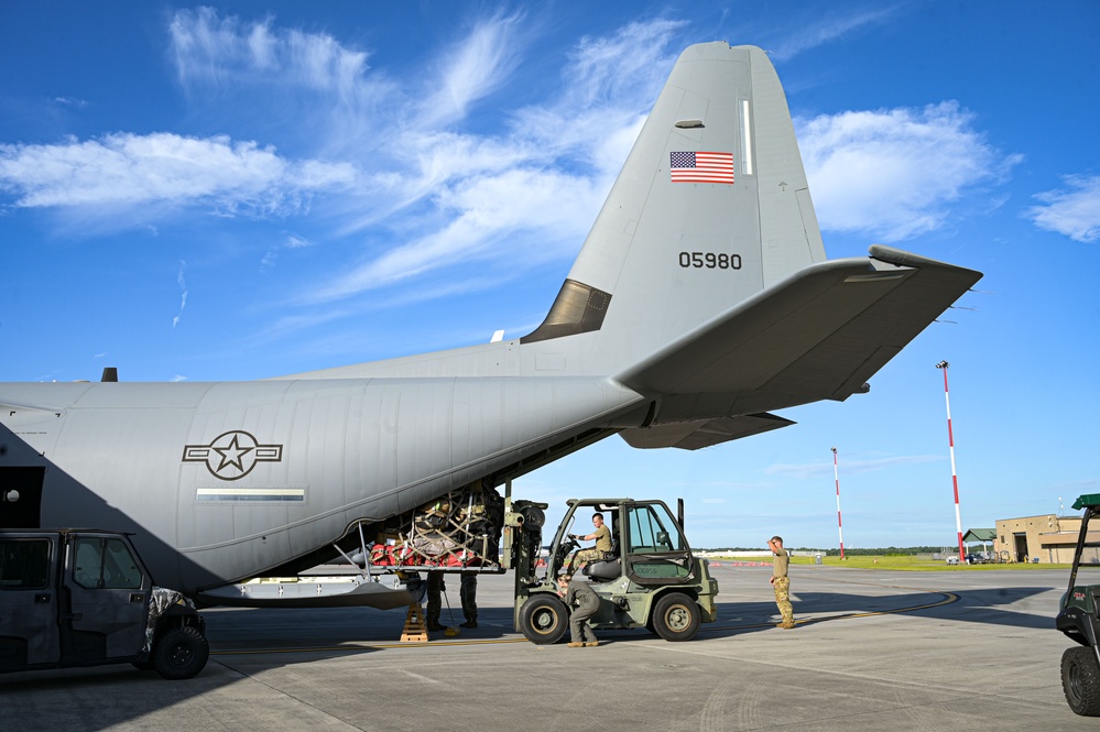 165th Airlift Wing flight crew transports Civil Engineer Squadron to Hawaii