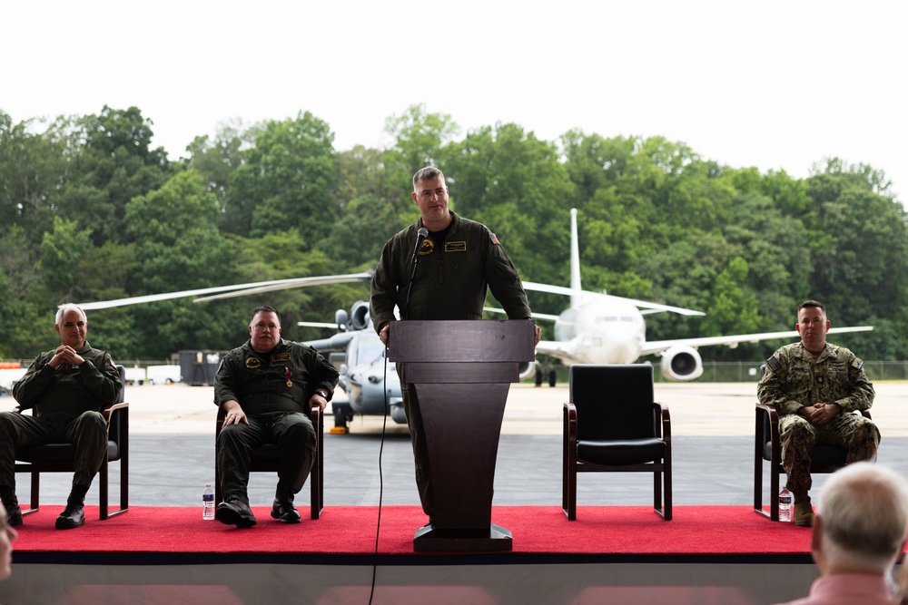 Air Test and Evaluation Squadron (VX) 1 hosts change of command