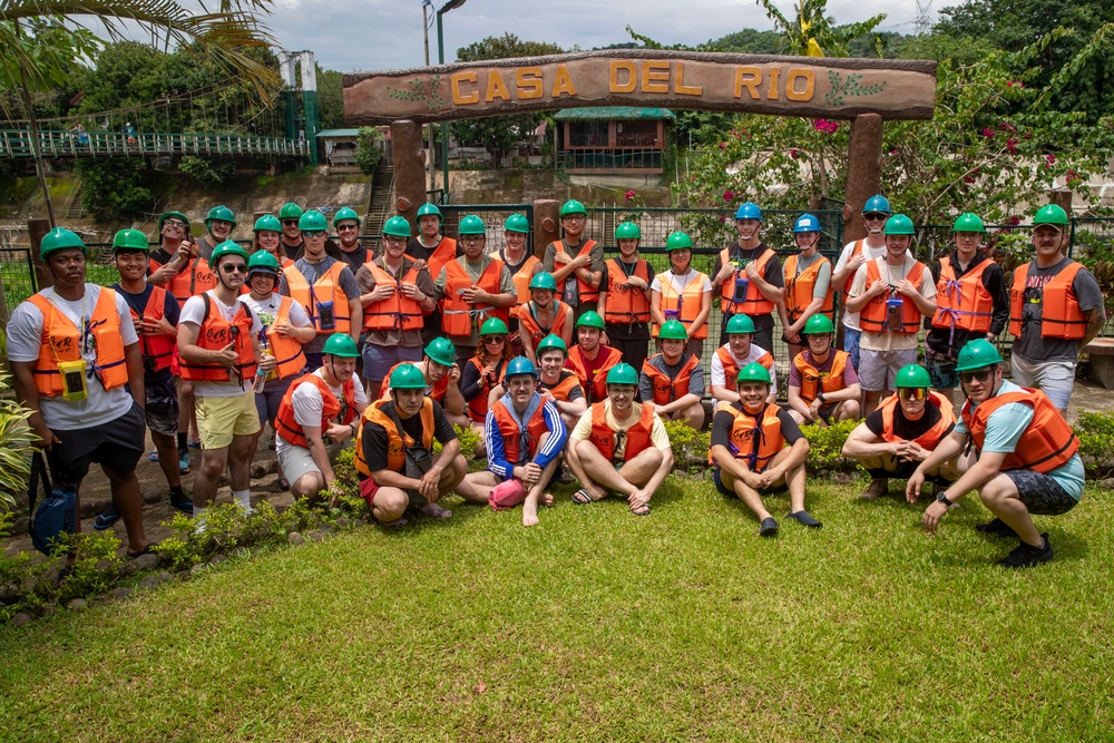 George Washington Sailors Participate in Manila MWR Tour