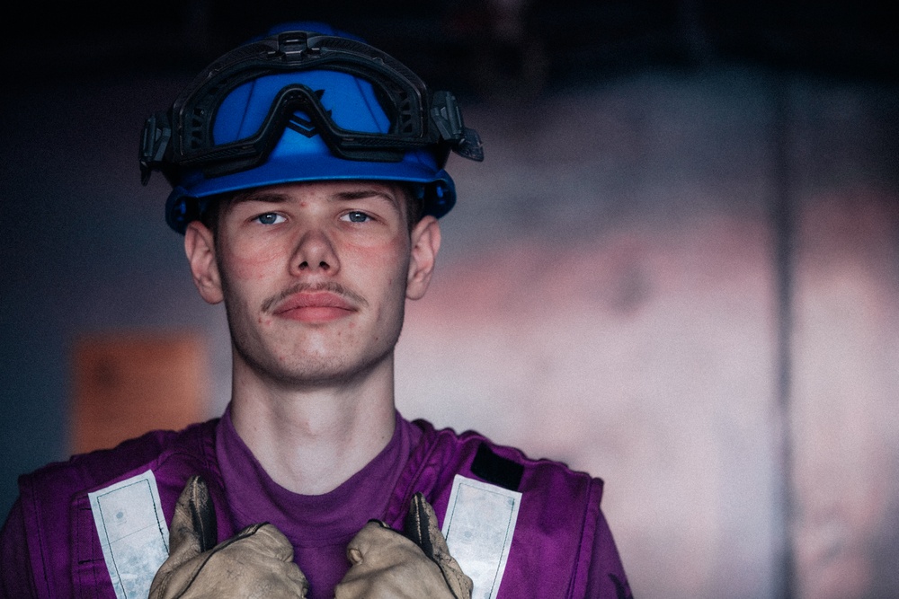 George Washington Conducts Fueling-at-Sea