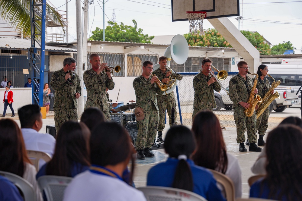 US Fleet Forces Band Performs at Local High School