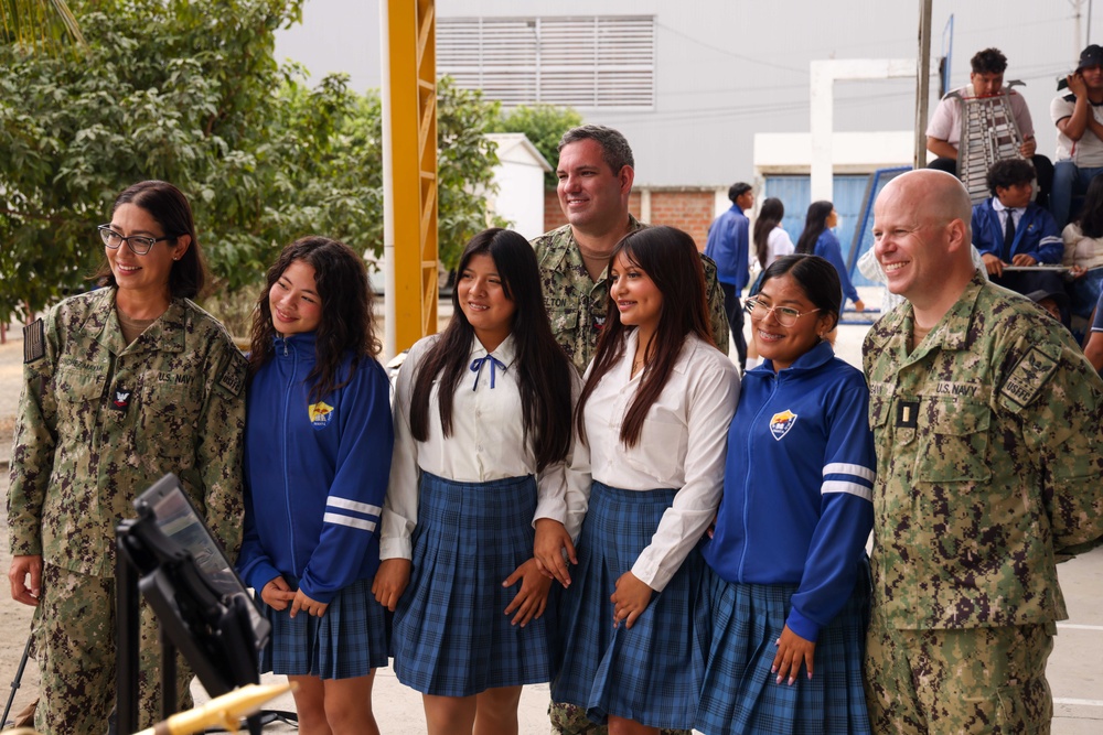 US Fleet Forces Band Performs at Local High School