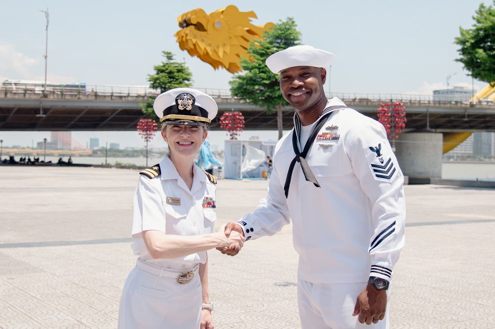 U.S. 7th Fleet Band members reenlist in Da Nang