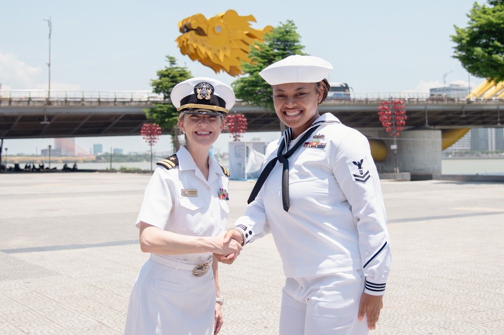U.S. 7th Fleet Band members reenlist in Da Nang