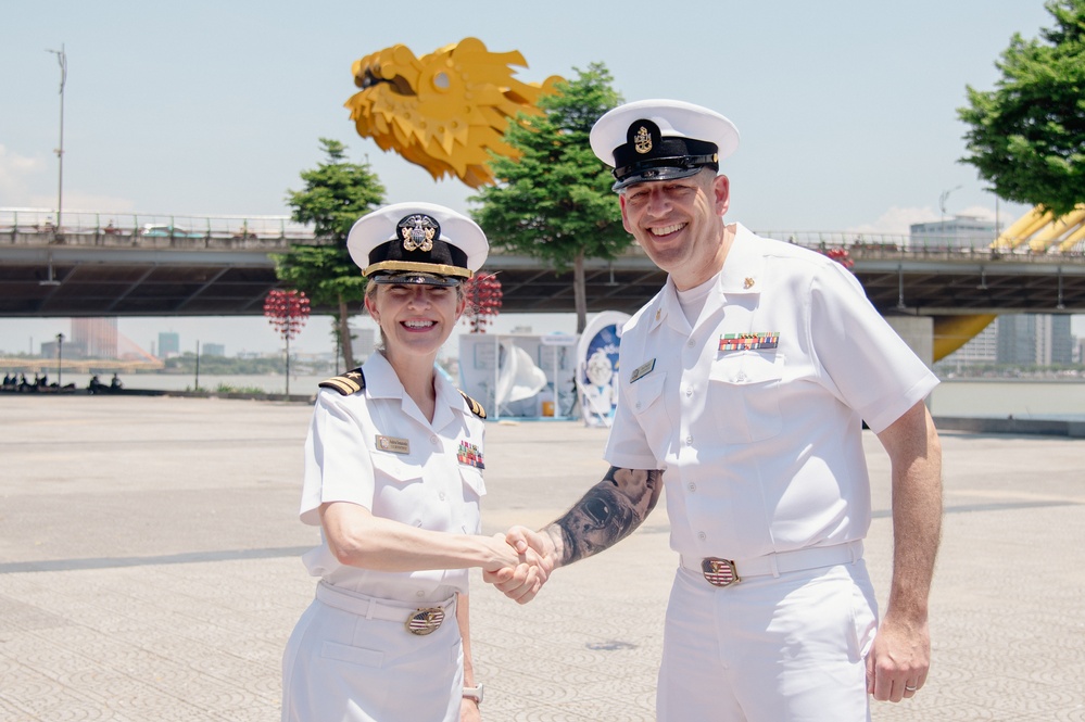 U.S. 7th Fleet Band members reenlist in Da Nang