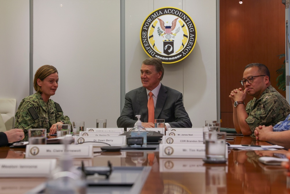 U.S. Ambassador to China Visits DPAA