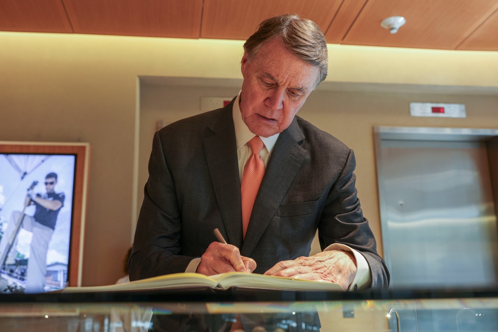 U.S. Ambassador to China Visits DPAA