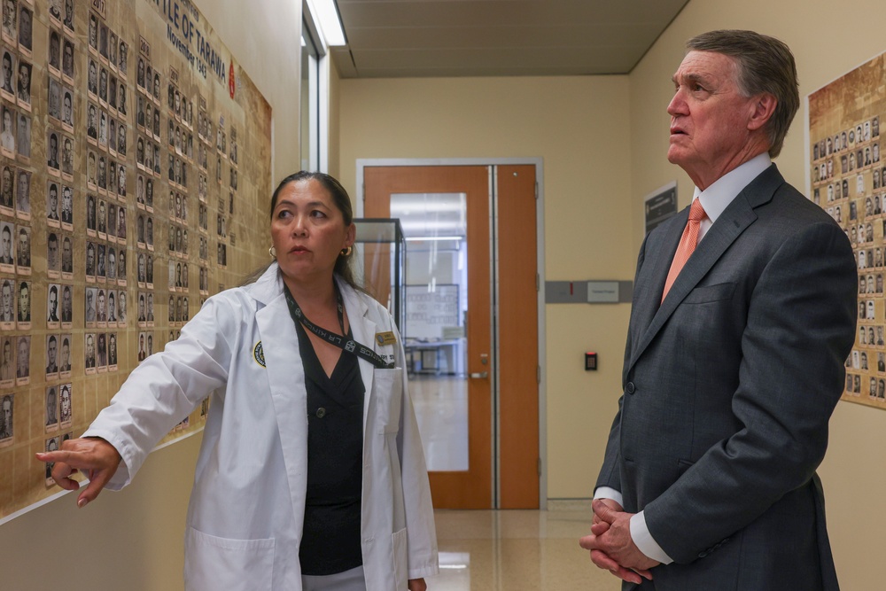 U.S. Ambassador to China Visits DPAA