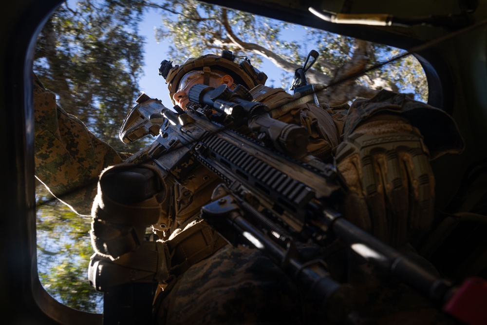 31st MEU | LAR conducts a force on force